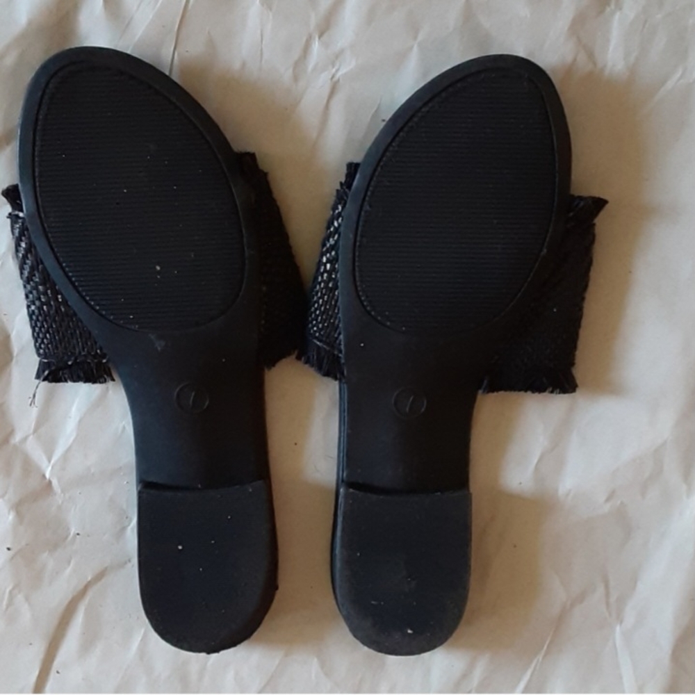 Universal Thread Black Textured Slide Sandals. Le… - image 4